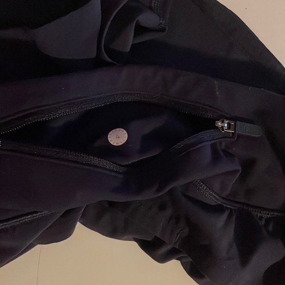 Lululemon navy speed up shorts - Picture 2 of 3